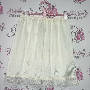 Intimate details intimates skirt lace ribbon 🎀 white cream skirt slip shiny